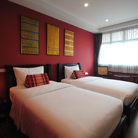 Focal Local Bed & Breakfast Bangkok Eksteriør billede