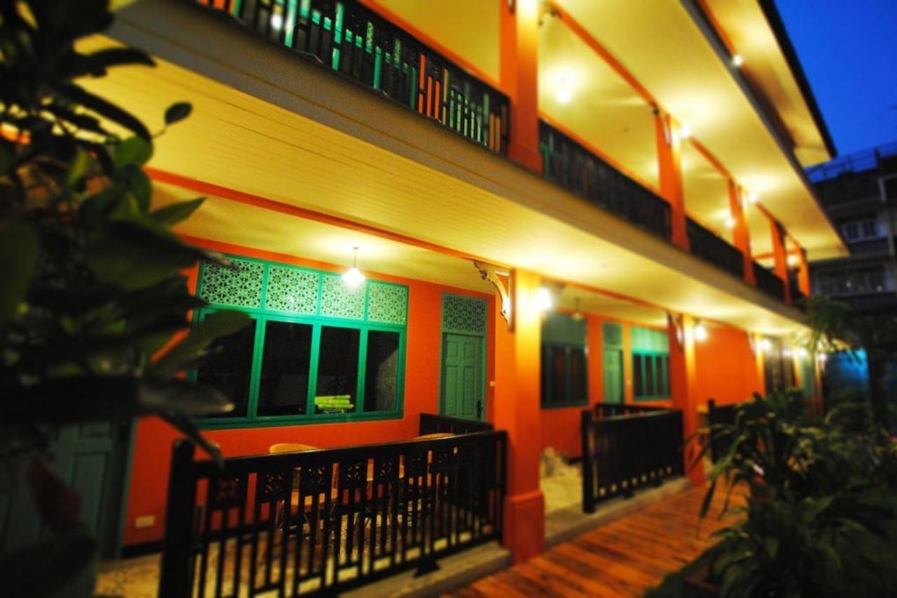Focal Local Bed & Breakfast Bangkok Eksteriør billede