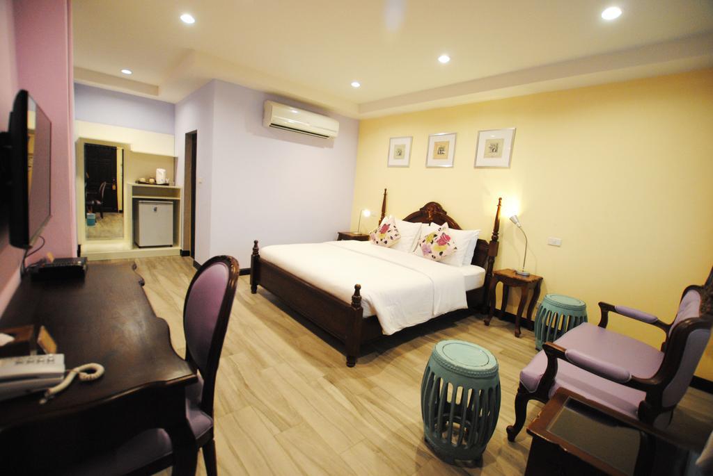 Focal Local Bed & Breakfast Bangkok Eksteriør billede