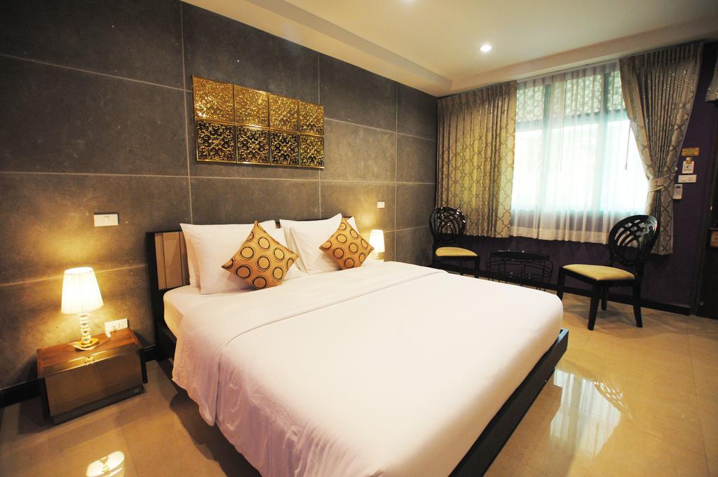 Focal Local Bed & Breakfast Bangkok Eksteriør billede